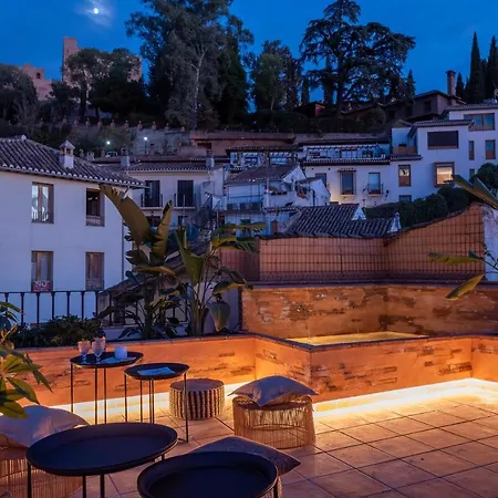 Suites Jardines de la Alhambra-2